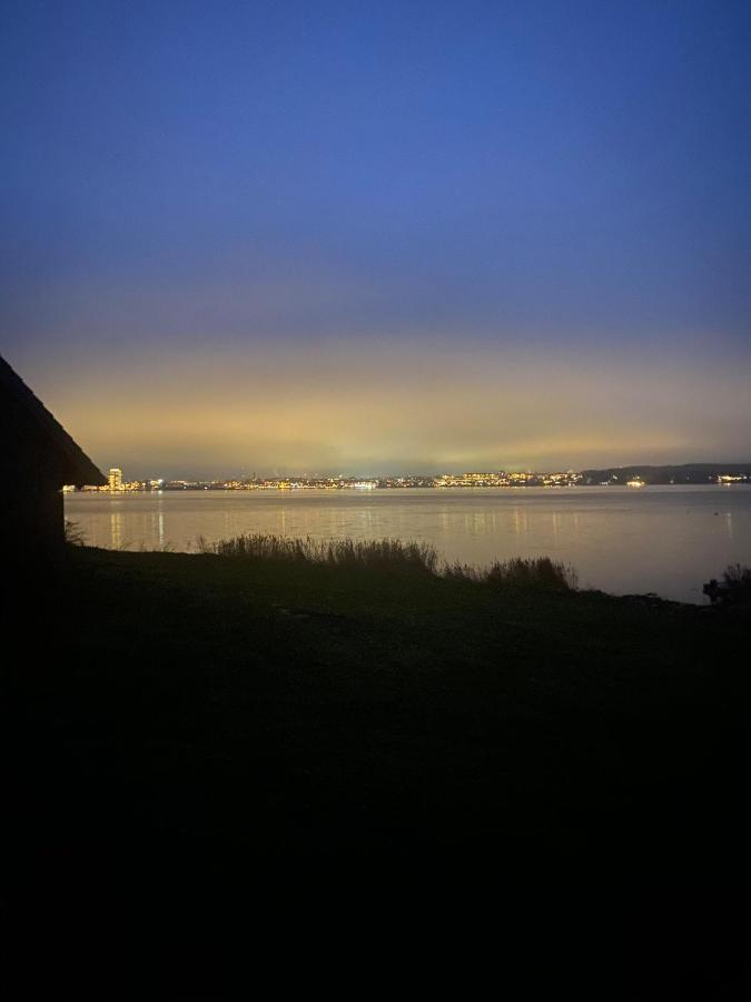 Skyview fra hytte i første række til Fjord. Hotell Holbæk Eksteriør bilde
